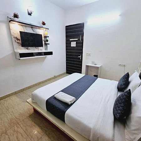 Hotel Tulip Near Delhi Airport New Delhi Extérieur photo