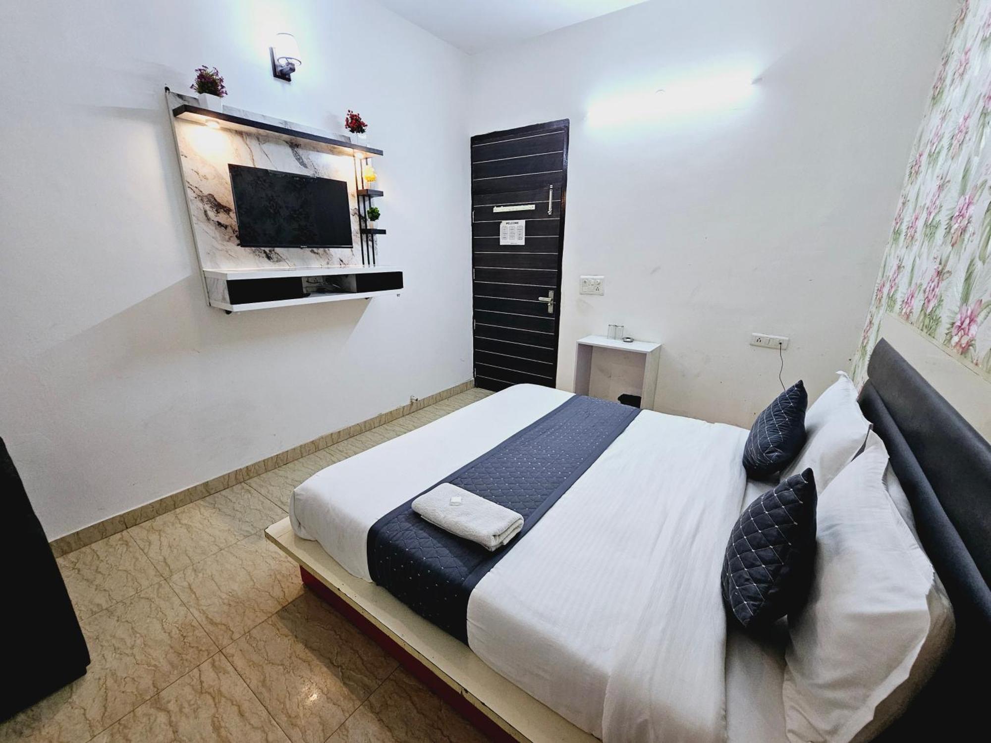 Hotel Tulip Near Delhi Airport New Delhi Extérieur photo
