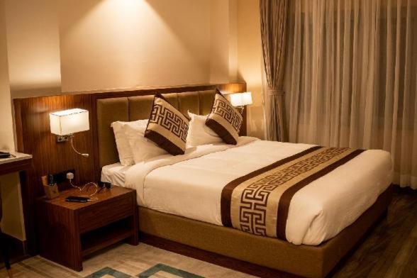 Hotel Tulip Near Delhi Airport New Delhi Extérieur photo