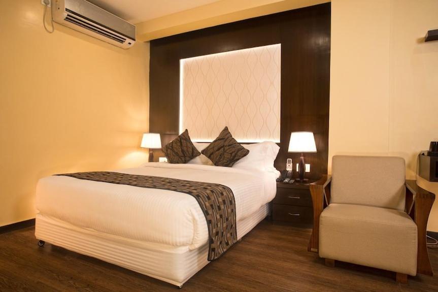 Hotel Tulip Near Delhi Airport New Delhi Extérieur photo